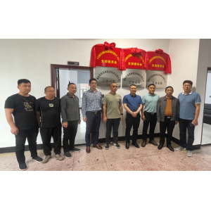 组建新团队 开启新征程 ——常德路桥集团二、三、五分公司举行揭牌仪式